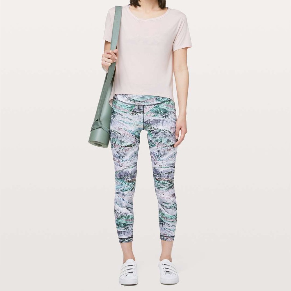 Lululemon Wunder Under size 10 Springscape